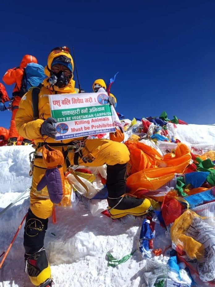 Wangda-Sherpa-on-Everest-Summit